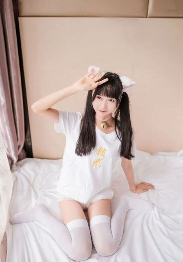 娇小xxⅹ摘花dh仙踪林二佰