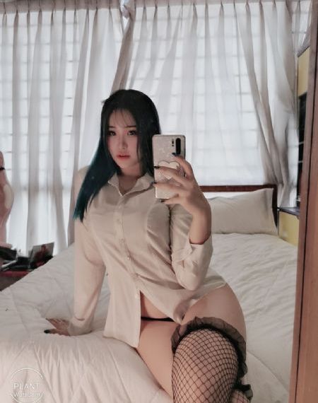 年轻的女老师