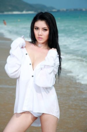 天降女子从2楼掉下了第二季