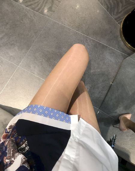 美女被男人扒开腿猛电视